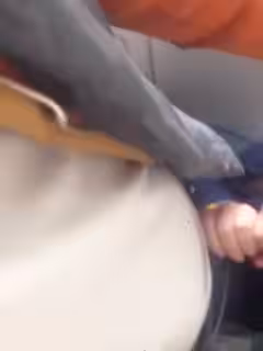 好傢夥火車上給乘務員幹起來了