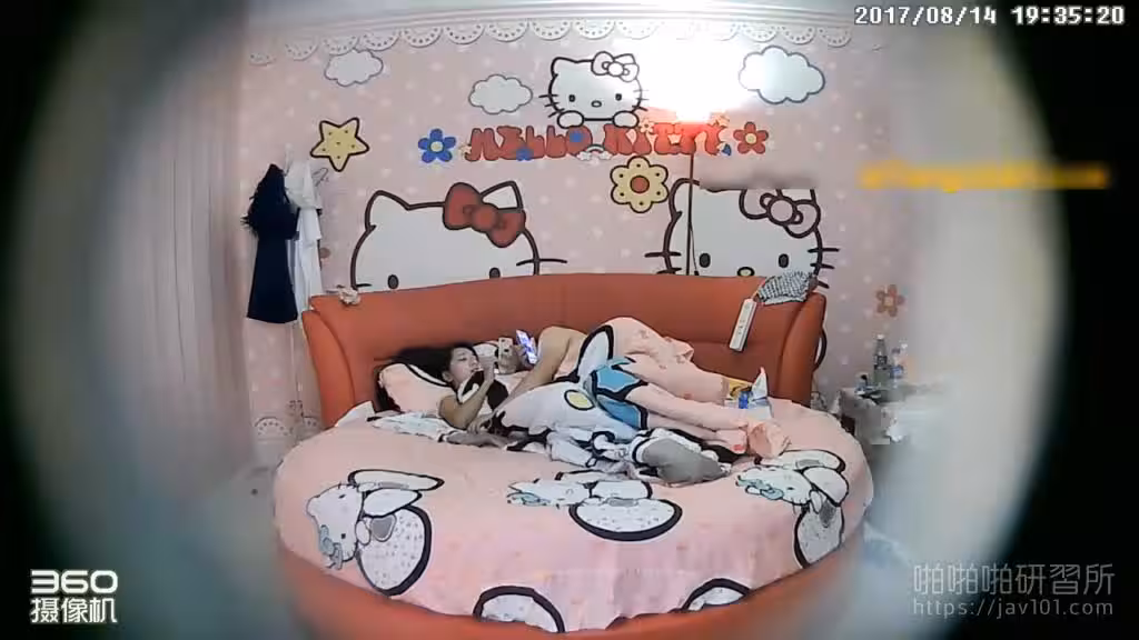 KITTY旅館偷拍 大學女被肏完一次被要求第2炮就耍賴躺在地上
