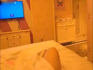 會所剛畢業沒多久的漂亮短裙美女,進房間先操一次享受完按摩後再