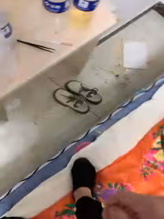 來吧展示露臉黑絲情趣CC妹妹在床上被小哥們調教蹂躪，還有好姐妹觀戰，很的騷穴被大雞巴爆草抽插浪叫不斷第06集