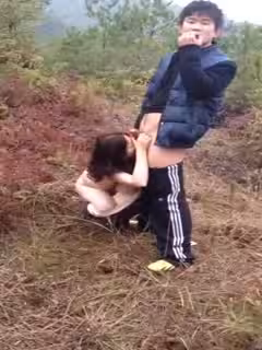 村裡的淫蕩少婦和樹先生
