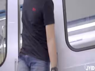 《最新眾籌✅熱門作品》巨乳妙齡女神【樂樂】下班回家途中被電車痴漢尾隨趁她熟睡進屋強行交合嘴說不要卻迎合著高潮2第01集