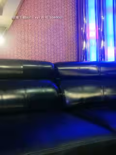 豐滿的熟女-被情傷過的女人-離異帶娃，KTV勾引服務生，真實自然，這身材撩哪個哪個倒下在騷逼懷抱里！第06集
