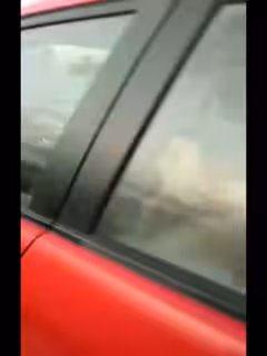 鬧區車震累了直接睡！