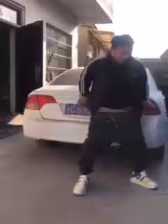 獨家曝光· 用炮竹爆菊花