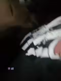 【地鐵真實猥褻】齊叔再廣州地鐵站尋找氣質美女，強行從牆邊把小