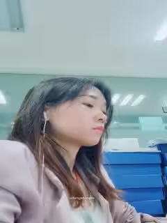 清純小野喵】在外資公司上班美麗小姐姐~上班偷偷直播!~！！✨✨✨--無聲音時是主播關的，怕泄露公司機密_20220525_144102第05集