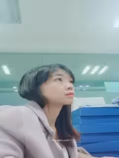 清純小野喵】在外資公司上班美麗小姐姐~上班偷偷直播!~！！✨✨✨--無聲音時是主播關的，怕泄露公司機密_20220525_144102第07集