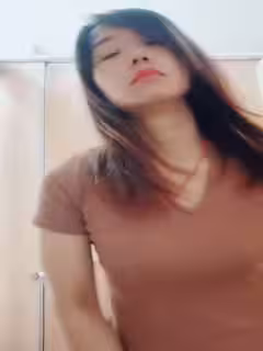 清純小野喵】在外資公司上班美麗小姐姐~上班偷偷直播!~！！✨✨✨--無聲音時是主播關的，怕泄露公司機密_20220531_090454第04集