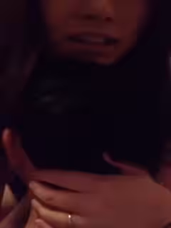 爱自拍的风骚女友上位拍摄做爱的过程分享给好闺蜜