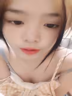 年輕小情侶帶新人閨蜜觀戰，日常直播秀，無套做愛，道具中午年輕真好白漿好多第01集