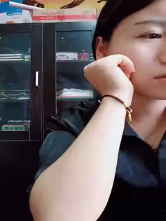 【寂寞財務姐姐】辦公室玩跳蛋廁所同事撒尿聲音都聽到~~✨✨✨這班上得真是刺激，黑絲騷逼，人氣爆棚_(new)第03集