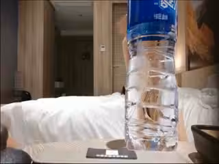 嫖妓偷拍铁牛哥9号晚休息了一天出山2000元约炮极品御姐貌似