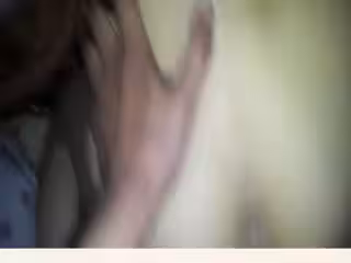 （迷jian）艹了一半，女的不知道是醒了還有有感覺，把男的嚇