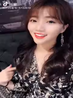 小姐姐措不及防的強吻