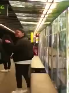 巴塞隆納車站活春宮