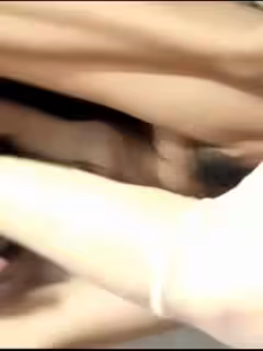 【直播】大眼睛女神御姐主播放福利熱辣紅唇假屌自慰挑逗然後在洗