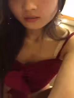 好舒服女盆友坐上面自己動
