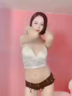 魅惑小妖精迷人脫衣拽衣舞蹈
