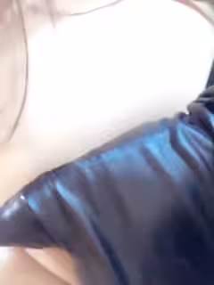 皮衣巨乳