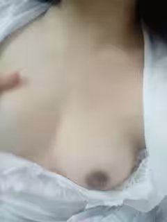 揉奶