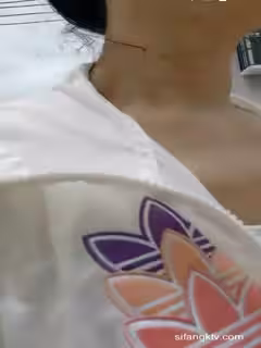 【鄉村扶貧】神逼~絕對村花~氣質絕佳小少婦~直播賺外快~野外刺激~全裸特X~玉米地里等哥哥們來喲~第03集