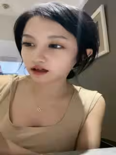 大眼女神住酒店露臉全裸自慰，豐滿大奶抖呀抖，很性感第01集