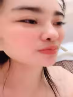 顏值妹子三杯酒下肚，吃吃喝喝就開始脫光光隨意玩弄，後入白嫩大屁股洗澡全過程第08集