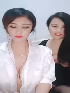 熬夜咖喱飯-風情艷主兩阿姨。大奶胸胸，搖乳舞，百看不厭白皙肌膚，老能叭叭了！第01集