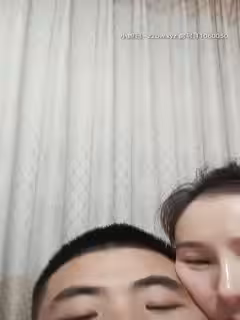 騷逼壞寶水多露臉少婦真騷就是纏著大哥，淫聲盪語讓大哥玩逼給大哥激情口口舔蛋蛋，主動上位被大哥爆草抽插第02集
