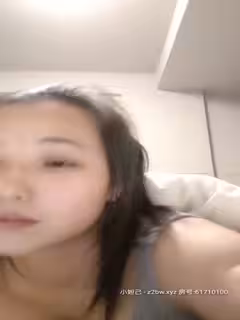 良家辣媽露臉跟小哥酒店開房啪啪，開檔黑絲連體情趣裝誘惑，大黑牛自慰騷逼聽狼友指揮口口大雞巴，主動上位第07集