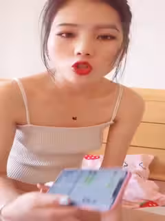 顏值不錯苗條紅唇妹子雙人啪啪脫光光口-交舔JJ上位後入抽插非常誘人很是誘惑喜歡不要錯過第03集