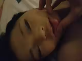 98年天然小仙女，清純脫俗大長腿，肉絲換裝，顏射，強行口口，各種高端Play