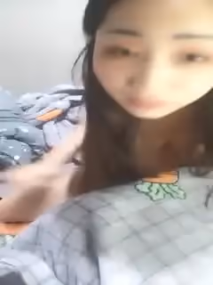 憂鬱的小嫂子和大哥露臉直播玩點激情刺激大哥，各種伺候大哥深喉口口69調情草了沒一會拉倒了，只好自我安慰第02集