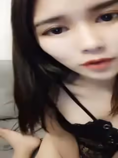 新來的嫩妹子雪兒大秀3小時直播錄像，連續3小時連播秀3場，情趣裝黑絲襪顏值高自慰呻吟，道具玩逼秀第04集
