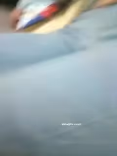 劇情演繹色狼尾隨緊身牛仔褲皮靴性感美女回家開門一刻強行把她暈倒扒光玩SM道具第01集