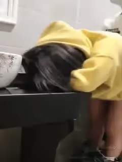 4女3男帥哥靚妹KTV玩嘿後有在廁所乾逼得,有在沙發上操的,還有美女邊唱歌邊被插得第02集