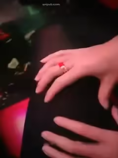4女3男帥哥靚妹KTV玩嘿後有在廁所乾逼得,有在沙發上操的,還有美女邊唱歌邊被插得第05集