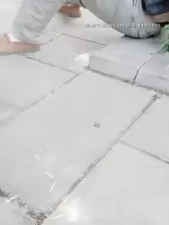 肥逼妹子穿裙子戶外露出自慰，蹲路邊退下絲襪內褲逼逼塞跳蛋摸逼，很是誘惑喜歡不要錯過第03集