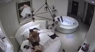 酒店偷拍-長腿黑絲騷貨女秘書小穴緊緻操起來真爽