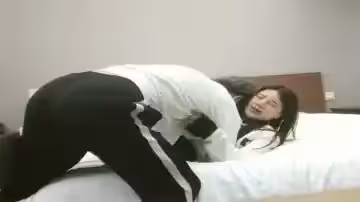 【偷拍流出】利哥探花狂操高端黑絲外圍長腿妹！性感肉體慾火焚身