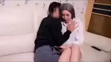 人氣女優莉娜為感恩粉絲獻上性感服務 突襲倒貼幸運男粉超主動騎乘位答謝大獎