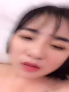 白皙豐滿短髮巨乳少婦雙飛3P激情秀第3彈！男優累趴！BB特寫蜜穴毛茸茸誘惑，超刺激別錯過！