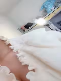 可愛新人主播妹子，穿的內褲還是透明，毛毛都看的一清二楚，胸不大不小，掰開逼逼很漂亮的粉色小蝴蝶第01集