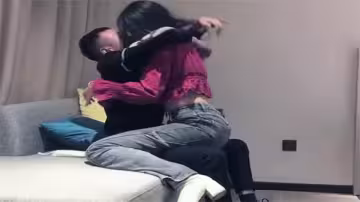 廣州極品約炮實錄：酒紅低胸新晉女神剛出爐！騷貨慾火焚身求操到腿軟