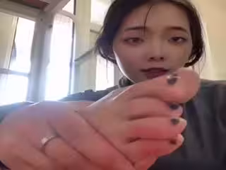 精選自拍高顏值風騷女人的寂寞實拍5