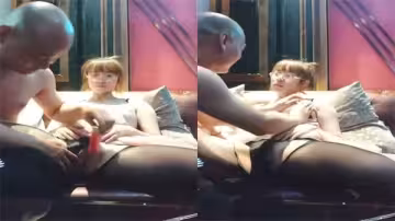 黑絲巨乳眼鏡淫娃包間遭兩猛男3P狂插激戰