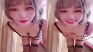高跟黑絲苗條巨乳妹，淫聲浪語極致挑逗，情趣玩具猛操嫩穴白漿噴濺直流！