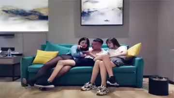 黃先生雙飛性感風騷嫵媚嫩妹