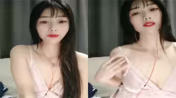 黑絲苗條巨乳騷婦主動求歡，蒙面狼友狂舔奶子玩穴猛操
